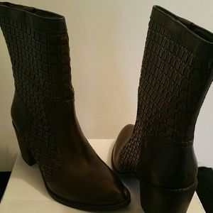 Donald J Pliner Boots